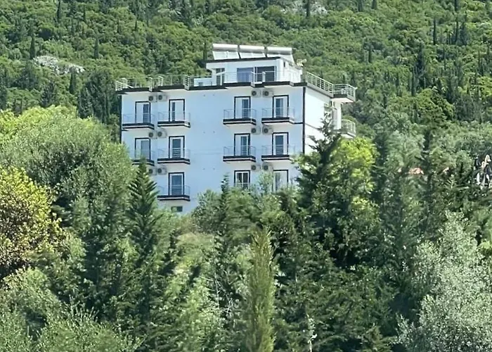 Guest House Four Seasons